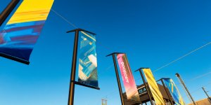 cartelloni, segnaletica e striscioni